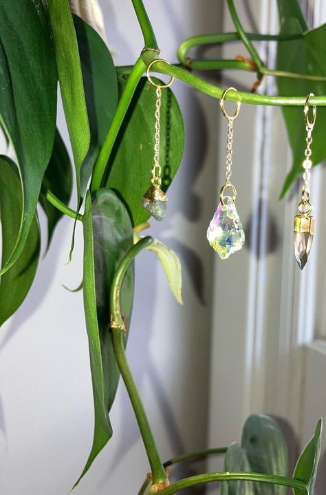 Indoor Plant Accessories, Plant Beading, Plant Charms, Wall Hanging Decorations, Raw Labradorite, Plant Accessories, Vertical Wall Planters, Shower Rings, Hanging Crystal