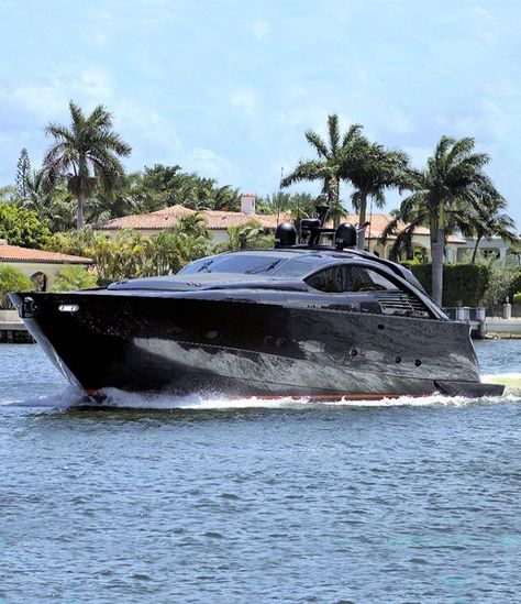 Pershing 88 total black Black Yacht, Yacht Black, Rich Motivation, Big Yachts, Super Yacht, Luxury Cars Rolls Royce, Yacht Life, Luxury Cruise, Yacht Boat