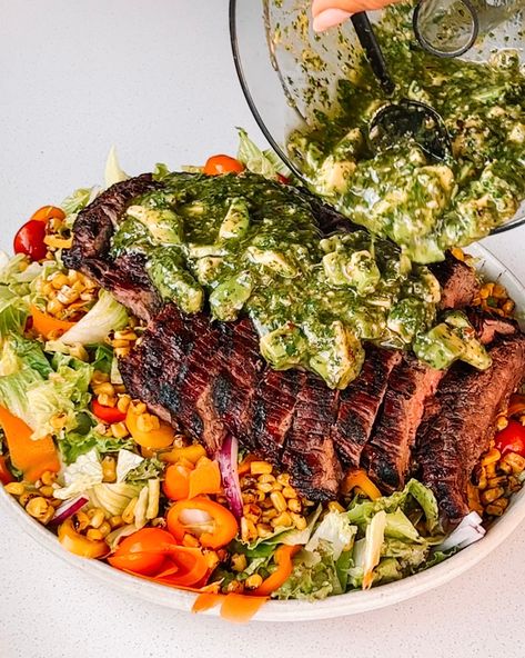 Flank Steak & Avocado Chimichurri Salad - Rachael's Good Eats Chimichurri Salad, Steak Avocado, Avocado Chimichurri, Flank Steak Salad, Best Summer Salads, Simple Healthy Recipes, Grilled Flank Steak, Romaine Lettuce Salad, Steak Salad