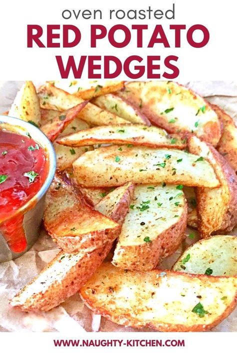 These red potato wedges are easy to make and quick to bake. They're the perfect healthy snack if you love fries! #naughtykitchen #potatowedgeseasy #easybakedwedges #organic Potatoe Receipe, Red Potato Wedges, Potato Wedges Fried, Fried Red Potatoes, Baked Red Potatoes, Oven Roasted Red Potatoes, Fried Potatoes Recipe, Fresh Cut Fries, Red Potato Recipes