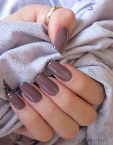 Models Own - Purple Ash Popular Fall Nail Colors, Nagellack Trends, Fall Gel Nails, Fall Nail Art Designs, Fall Acrylic Nails, Fall Nail Art, Fall Nail Colors, Dipped Nails, Autumn Nails