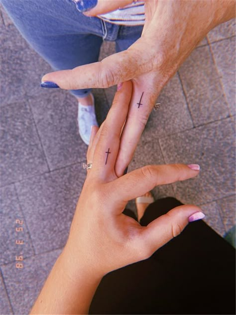 Sister Tattoos On Finger, Tattoos For Four Sisters, Small Cross Finger Tattoo, Matching God Tattoos, Cross Matching Tattoos, Cross Tiny Tattoo, Matching Finger Tattoos Sisters, Finger Tattoos Sisters, Tattoo For Little Sister