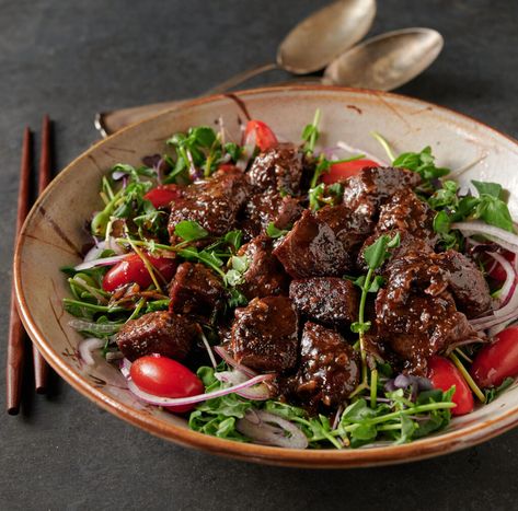 Shaken Beef Recipe, Vietnamese Shaken Beef Recipe, Luc Lac Beef, Bo Luc Lac Recipe Vietnamese Food, Vietnamese Shaking Beef, Shaking Beef Recipe, Shaking Beef Vietnamese, Vietnamese Beef Salad, Shaken Beef Vietnamese