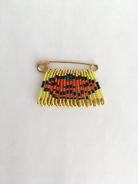 Safety Pin Jewelry Patterns, Bead Pins, Friendship Pins, Safety Pin Art, Safety Pin Crafts, Pumpkin Pin, Safety Pin Jewelry, Pin Crafts, Pony Bead Crafts