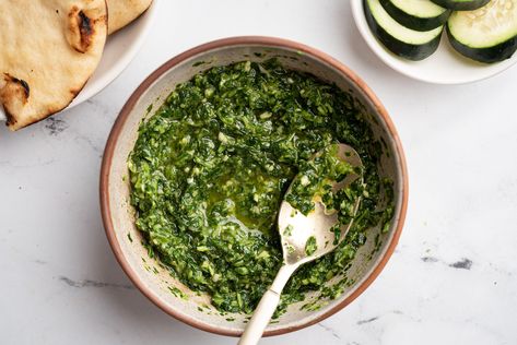 Authentic Pesto Recipe, Green Sauces, Marinated Veggies, Mojo Verde, Cilantro Chutney, Pantry Meals, Basil Pesto Recipes, Food Casseroles, Chimichurri Recipe