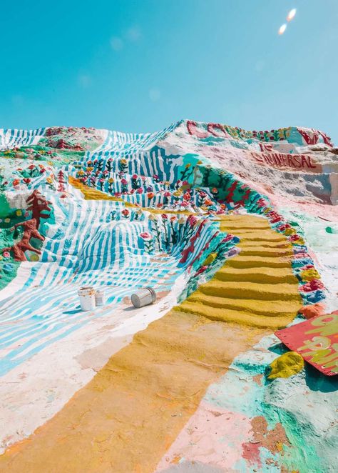 Palm Springs Architecture, Salvation Mountain, Road Trip Map, Washington Travel, Places In California, Visit California, Road Trip Planning, Hand Luggage, Home Inspiration