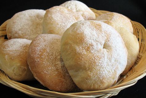 The Scottish bap bread is a soft roll, usually round, sometimes oval, sometimes square. It's a flat topped bread roll, dusted with flour, and an indented hole is in the middle to stop it from rising to a dome. It's best eaten fresh out of the oven first thing in the morning, sliced in two and enveloping fried bacon and eggs. Scottish Bread, Bacon And Potatoes, Breakfast Buns, Bread Rolls Recipe, Scottish Recipes, British Baking, Bread Roll, Yeast Bread, Best Sandwich