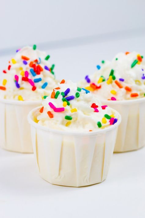 Birthday Cake Pudding Shots Birthday Cake Pudding Shots Recipe, Birthday Cake Pudding Shots, Cake Pudding Shots, Birthday Cake Pudding, Birthday Cake Shots, Cake Shot, Jello Pudding Shots, Cake Vodka, Cake Shots