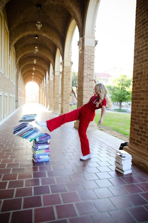 Celebration Pictures, Nursing School Graduation Pictures, Nursing Pictures, Nurse Pics, Nursing School Graduation Party, Nursing Graduation Pictures, School Of Nursing, College Graduation Photos, College Graduation Pictures