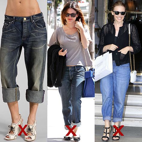 Jean donts for petites 5'0"-5'5" Do not roll or cuff jeans! Baggy Jeans Outfit Petite, Cuffed Jeans 2023, Frame Jeans Outfit, Petite Style 2023, Baggy Jeans For Short Women, Shoes To Wear With Boyfriend Jeans, Best Jeans For Short Women, Cuffed Jeans Outfit, Jeans For Short