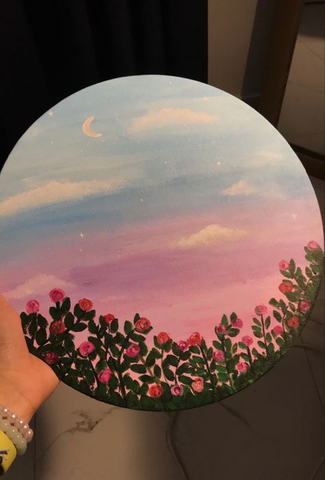 Aesthetic Round Canvas Painting, Paintings On Circle Canvas, Round Painting Ideas, Round Canvas Painting Ideas Easy, Circular Canvas Painting, Diy Wine Glasses Painted, Minimal Art Design, Circular Canvas, Circle Canvas