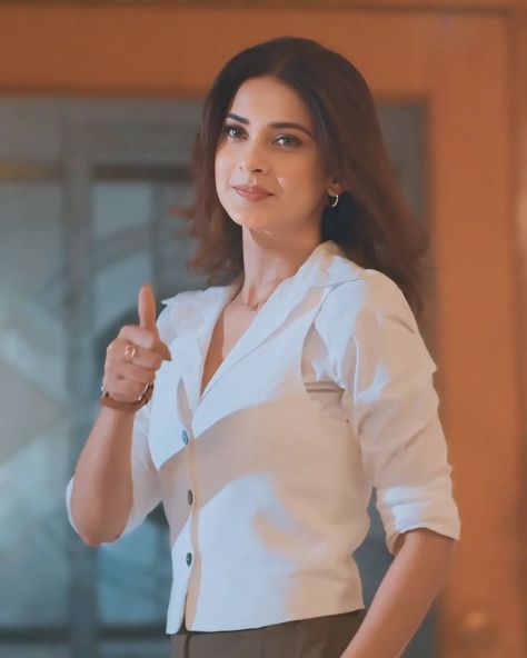 Unofficial : Jennifer Winget (@jenwingetunofficial) on Threads Jennifer Winget Outfits, Jennifer Winget Beyhadh Outfits, Beautiful Heart Images, Wwe Raw Women, Jennifer Winget Beyhadh, Beauty Crush, Bussines Women Lifestyle, Latest Model Blouse Designs, Romantic Couples Photography