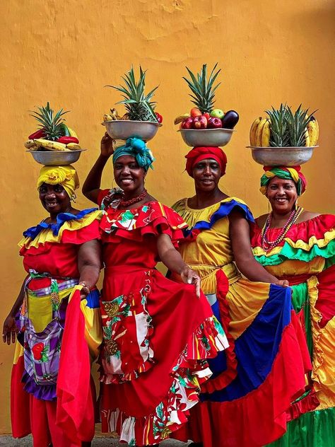 Colombian Culture, Colombian Art, Jamaican Culture, Haitian Art, Arte Peculiar, Oh My Goddess, Caribbean Culture, Caribbean Art, Havana Nights