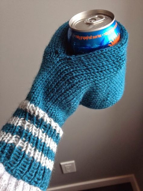 Kool Aid Dye, Crochet Beer, Daughter Gift Ideas, Small Knitting Projects, Big Momma, Knitted Mittens Pattern, Cozy Crochet Patterns, Knit Accessories, Knitted Mittens