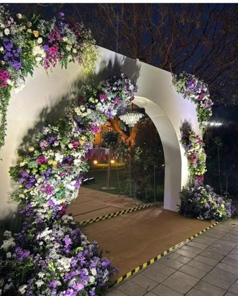 Entry Gate Decoration Wedding, Floral Bedroom Decor, Wedding Gate, Entrance Arch, Gate Decoration, Hall Decorations, Wedding Hall Decorations, Entry Gate, Wedding Decor Photos