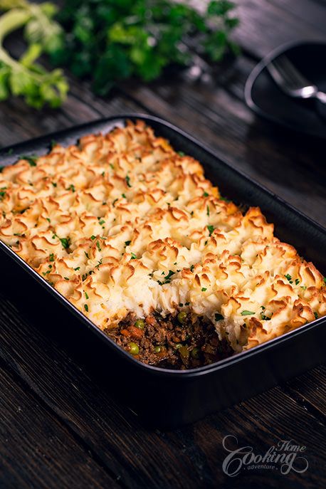 Irish Shepherd’s Pie Irish Shepherds Pie Recipe, Irish Dinner, Irish Cooking, Irish Foods, Irish Dishes, Irish Cuisine, Shepherds Pie Recipe, Irish Food, Cottage Pie