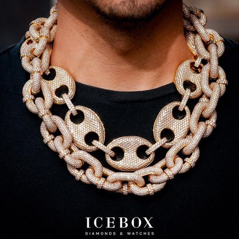 #Icebox Diamonds & Watches on Instagram: “Two of the BIGGEST #Chains ever made finished today! Over 300 #Carats of #Diamonds Total! 💎 WHO do you think will buy these? 👇👇” Icebox Chains, Icebox Jewelry, Big Gold Chains, Diamond Chains, Rapper Jewelry, Cuban Chain Necklace, Diamond Choker, Miami Cuban, Ice Box