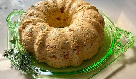 Reinventing gefilte fish for today's Passover seders – The Forward Gefilte Fish Recipe, Fish Boil, Seder Table, Passover Table, Passover Seder, Bundt Pan, Jewish Recipes, Passover, Love Eat