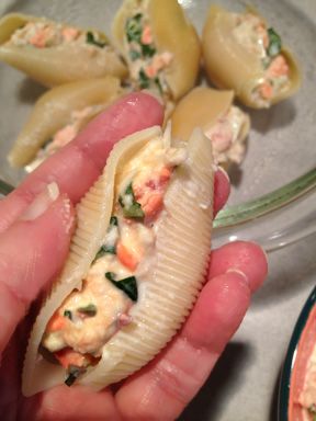 Salmon Stuffed Shells, Jumbo Shell Recipes, Salmon Stuffed, Lemon Cream Sauce, Shell Pasta Recipes, Stuffed Pasta, Jumbo Pasta Shells, Poached Salmon, Lemon Salmon