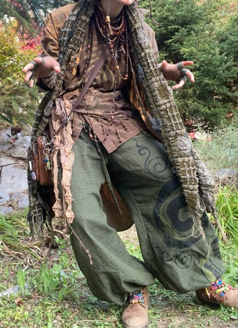 Gypsycore Outfits Men, Male Goblincore, Druid Cosplay Male, Earthy Poses, Goblincore Masc Outfit, Crowcore Outfit Masc, Whimsigoth Mens Fashion, Woodland Aesthetic Outfit, Goblin Core Outfit Male