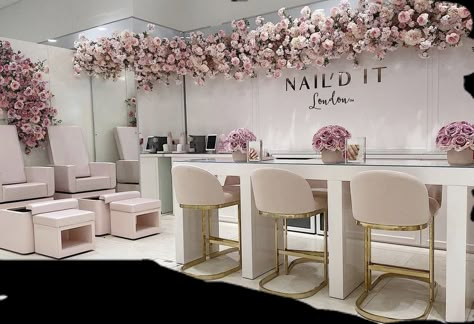 Spa Nails Salon Interior Design, Nail Parlour Interior Design, Nailbar Design, Nail Salon Decor Ideas Interior Design, Beauty Parlour Interior Design, Polygon Animal, Makeup Studio Decor, Nail Parlour, Nail Room Ideas