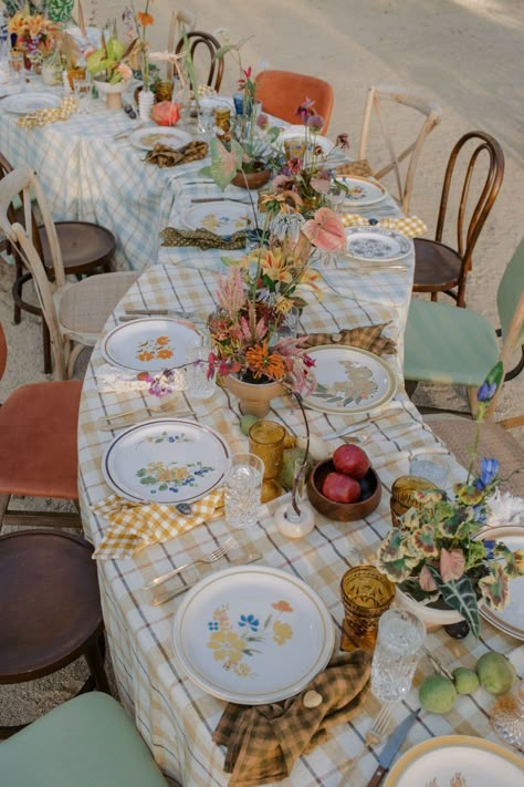 Vintage Thrift Stores, Greenhouse Garden, Tafel Decor, Eclectic Wedding, Greenhouse Wedding, Outdoor Dinner, Garden Party Wedding, Table Set Up, Red Floral Dress