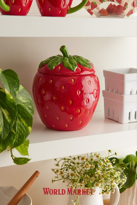 Fruit Ceramics, Strawberry Cookie Jar, Ceramic Strawberry, Strawberry Cookie, Strawberry Dishes, Vase Project, Strawberry Kitchen, Strawberry Hearts, Strawberry Decorations