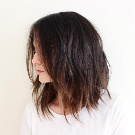 long messy brown bob with balayage Messy Bob Hairstyles, Sophisticated Hairstyles, Long Bob Haircuts, Popular Haircuts, Long Bob Hairstyles, Asian Hair, Long Bob, Shoulder Length Hair, Bob Hairstyle