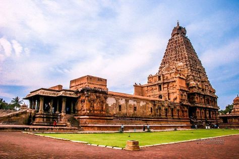 'Thanjavur/Tanjore Brihadeshwara Temple (locally known as Tanjai Periya Kovil) is a Hindu temple dedicated to Shiva located in Thanjavur in the Indian state of Tamil Nadu.   It is also known as RajaRajeswara Temple and Brihadeshwara Temple. It is one of the largest temples in India and is an example of Tamil architecture during the Chola period. Turned 1000 year old in 2010.  like- Siva Sottallu Photography' Tanjore Temple Photography, Temple Png Hd, Temple Banner Background, Old Temple Background, Kovil Temple Background, Thanjai Periya Kovil Wallpaper, Tamil Architecture, Tanjore Temple, Brihadeshwara Temple