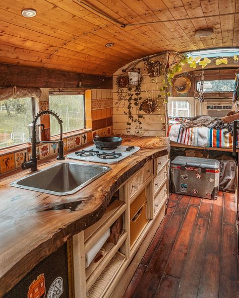 Boxcar House, Diy Camper Van, School Bus Tiny House, School Bus House, Shasta Camper, Tiny House Camper, Modern Kitchen Design White, Bus Living, Kitchen Design White