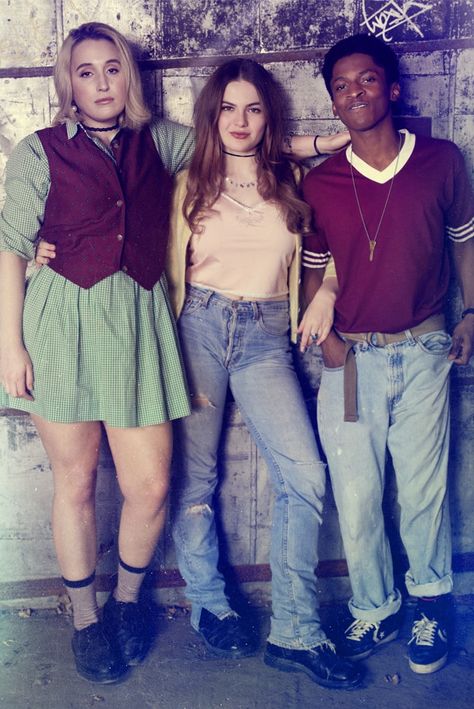 Supporting Senses of Style from How Cruel Summer Totally Nailed Every Major '90s Fashion Trend on E! Online Outfits 90s Style, Harley Quinn Smith, Fashion East, Fall Fashion Skirts, Hippy Style, Cruel Summer, Outfit 90s, Jessica Biel, About Ideas