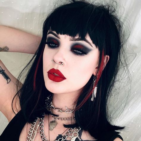 Gothic Bangs, Black Bob With Bangs, Black Bob Hair, Goth Moodboard, Maquillage Goth, Alternative Subcultures, Goth Club, The Jester, Cute Bangs