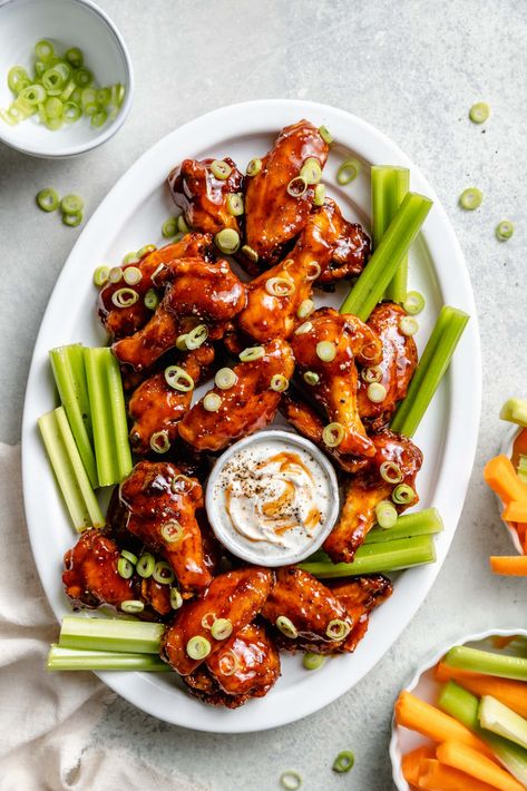 Baked Bbq Chicken Wings, Bbq Chicken Wings Recipe, Oven Chicken Wings, Barbecue Sauce Chicken, Paleo Barbecue Sauce, Honey Barbecue Sauce, How To Make Bbq, Bbq Chicken Wings, Honey Barbecue