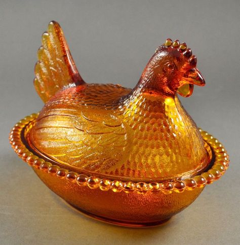 Vintage Indiana Glass Hen on a Nest Covered Dish in Amber Glass Chicken, Hen On Nest, Carnival Glassware, Venetian Carnival, Hens On Nest, Salt Cellars, Chicken Decor, Antique Dishes, Antique Coins