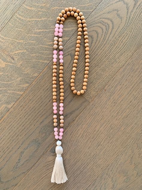 Spiritual Beads, Mala Jewelry, Hobbies To Try, Wood Bead Necklace, Mala Necklace, Lava Stone, Mala Beads, Jewelry Projects, Wood Beads