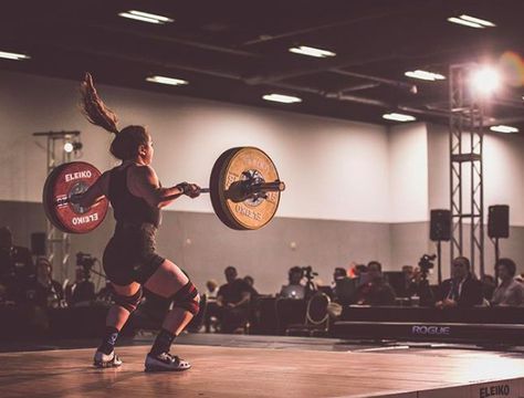 Having trouble getting under the bar on snatches and cleans? These tips will help you get more out of your positions and lifts! Ct Fletcher, Men's Bodybuilding, Food Vitamins, Flexible Back, Lifting Motivation, Crossfit Motivation, Olympic Weights, Olympic Weightlifting, Olympic Lifting