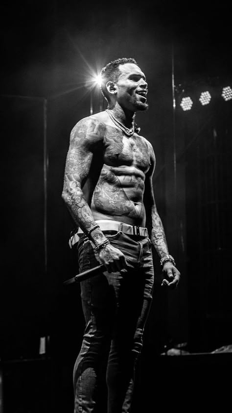 Chris Brown Shirtless Pictures, Chris Brown Collage, Chris Brown Shirtless, Chris Brown Aesthetic, Macbook Collage, Chris Brown Albums, Chris Brown Photos, Brown Collage, Chris Brown Art