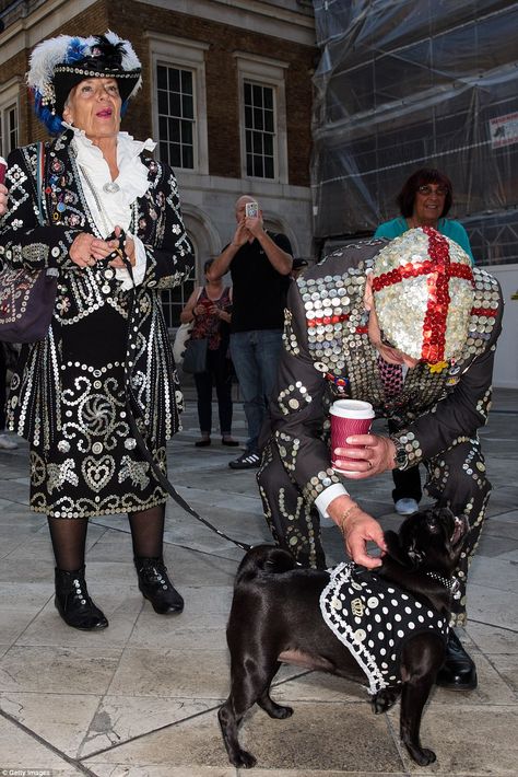 Pearly Kings and Queens parade through London Customised Clothes, Sequin Suit, London Queen, Kings And Queens, Royal Aesthetic, Queen Costume, City Of London, London Street, London City