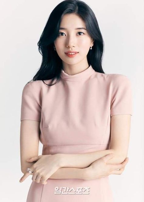 Bae Suzy Photoshoot, Suzy Photoshoot, Suzy Bae, Aesthetic Lockscreens, Female Idols, Bae Suzy, Classy Work Outfits, Korean Actresses, Korean Celebrities