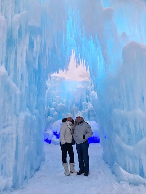 Ice Castles // Lincoln, New Hampshire | Wanderlust Beauty Dreams Ice Castles New Hampshire, Lincoln New Hampshire, Asia City, Ice Castle, Frozen Movie, Ice Castles, Frozen Disney Movie, New Castle, Ice Sculptures