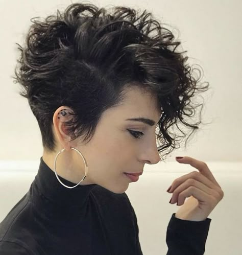 Pixie Wavy Hair, Short Curly Cuts, Curly Pixie Hairstyles, Curly Pixie Haircuts, Thick Hair Cuts, Haircut For Fine Hair, Asymmetrical Pixie, Short Sassy Hair, Short Curly Haircuts