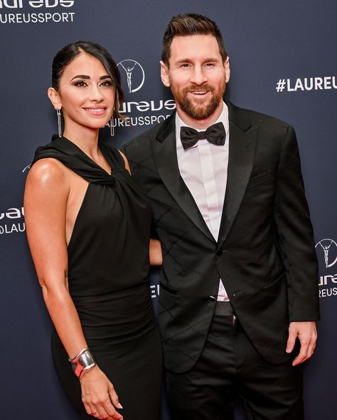 Messi With Wife, Messi And Antonella, Messi Family, Lionel Messi Family, Football Wags, Messi And Neymar, Messi 10, Wedding Suit, Leo Messi