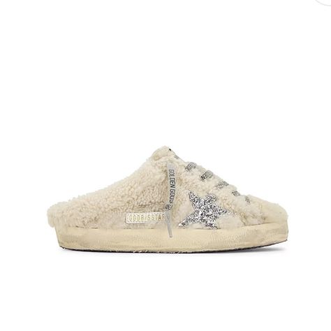 Fuzzy Golden Goose, Golden Goose Slippers, Shoes Golden Goose, Bow Birthday, Dior Earrings, Shoe Wishlist, Goose Shoes, Glitter Sneakers, Golden Goose Sneakers