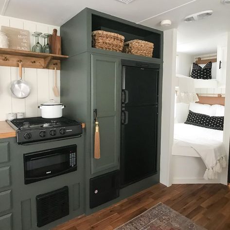 Camper Reno + Van Lifers on Instagram: “Because who doesn’t love gorgeous green cabinets and adorable bunks?! It’s so fun to design things like the headboard and cabinet layout…” Husbil Makeover, Renovated Rv, Camper Vintage, Wohne Im Tiny House, Rv Interior Remodel, Camper Interior Design, Tiny House Camper, Camper Trailer Remodel, Vintage Camper Remodel