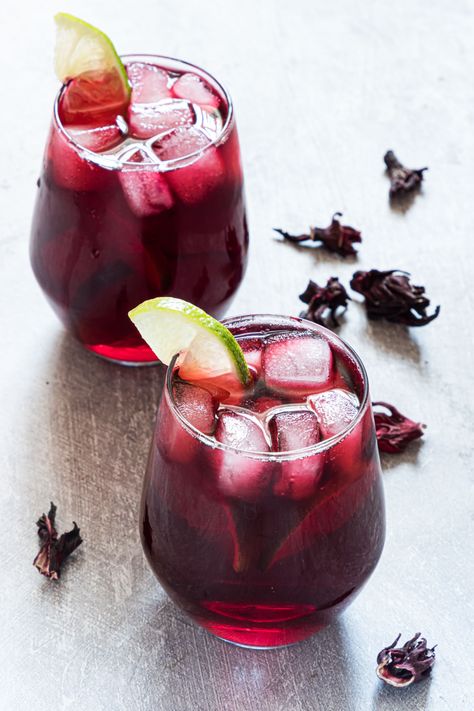 Mexican Sopas, Jamaican Sorrel Drink Recipe, Sorrel Drink Recipe, Jamaican Sorrel, Sorrel Drink, Hibiscus Cocktail, Caribbean Christmas, Jamaica Food, 49th Birthday