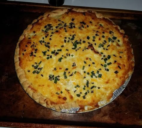 I found this recipe last summer when I had tons of tomatoes from my garden. It's a little different. Tomato Pie Recipes, Pie Savory, Green Tomato Pie, Parmesan Tomatoes, Baked Parmesan Tomatoes, Tomato Pie Recipe, Green Tomato Recipes, Tomato Recipe, Spilled Milk