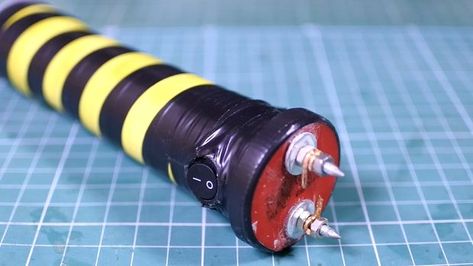 Camping Gear Survival, Diy Gadgets, Diy Tech, Survival Life Hacks, Electronic Circuit Projects, Diy Electrical, Electrical Projects, Electronics Mini Projects, Prepper Survival