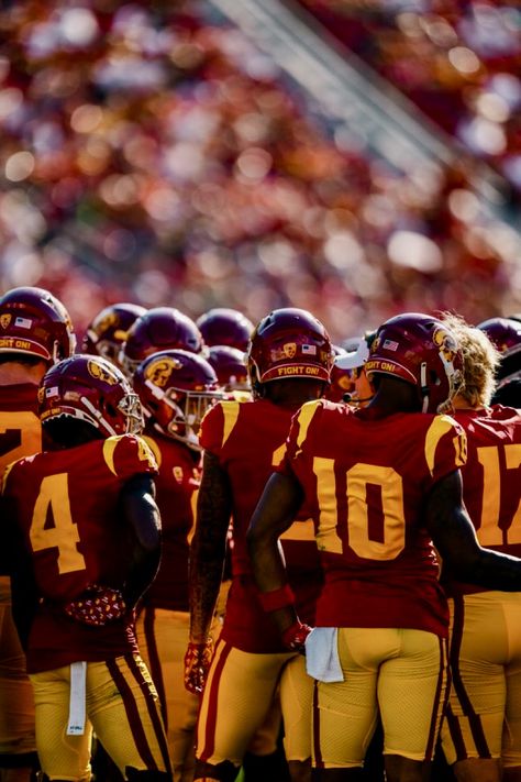 Usc Trojans Wallpaper, Caleb Williams Usc Wallpaper, Usc Football Wallpaper, Caleb Williams, 16 Wallpaper, Usc Football, Football Pics, Usc Trojans, Ios 16