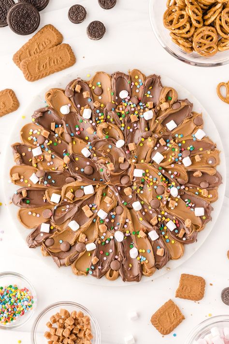 Bookmark this Biscoff and Nutella Butter Board Right Now Nutella Board Ideas, Cookie Butter Board, Peanut Butter Board Ideas, Spread Board Ideas, Nutella Charcuterie Board, Peanut Butter Charcuterie Board, Nutella Board, Peanut Butter Board, Bring Your Own Board Party