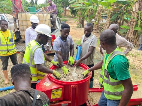 Solidaridad and Pact Promote Mercury-Free Mining in Ghana with New Mineral Processing Equipment | EuropaWire.eu Gold Trader, Us Department Of State, Gold Miners, Business Case, Human Activity, Reproductive Health, Health Challenge, Photo To Video, West Africa